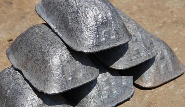Fósforo de alta pureza Ferro de porco como pão usado para proteger o aço da corrosão na água do mar