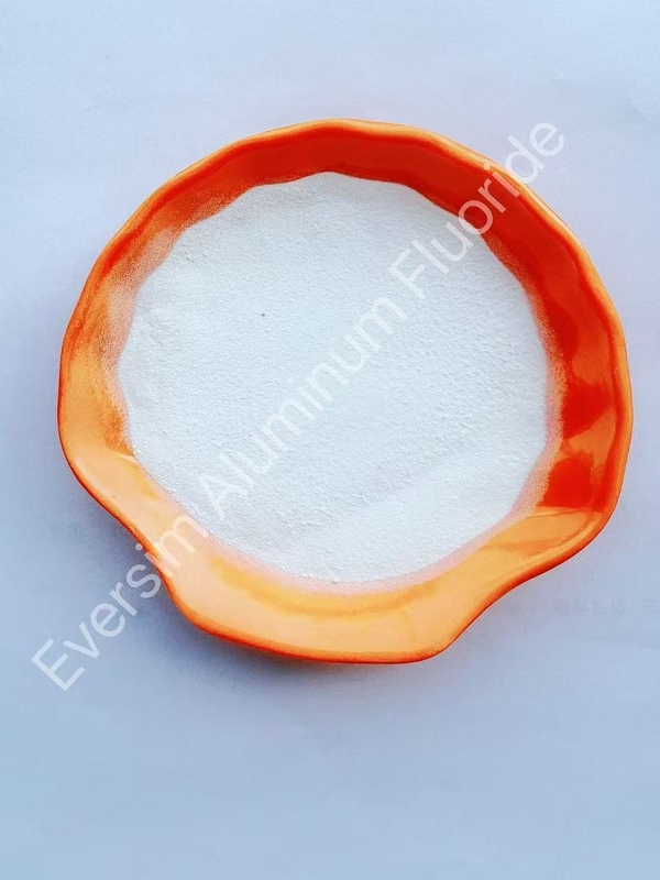 Produtos químicos Peso molecular 83,98 CAS7784-18-1 Fluoreto de alumínio Alf3 para fluxo de esmalte cerâmico