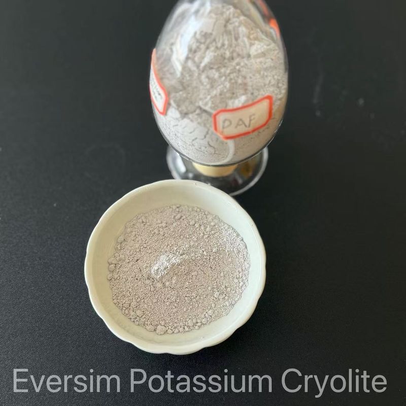 Produtos químicos Cryolite de potássio Desempenho excepcional nas operações de síntese química